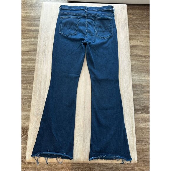 MOTHER The Weekender Fray in Chip on My Shoulder Dark Wash Size 32 Flare - Picture 11 of 11